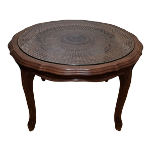 Table basse cannée en bois et