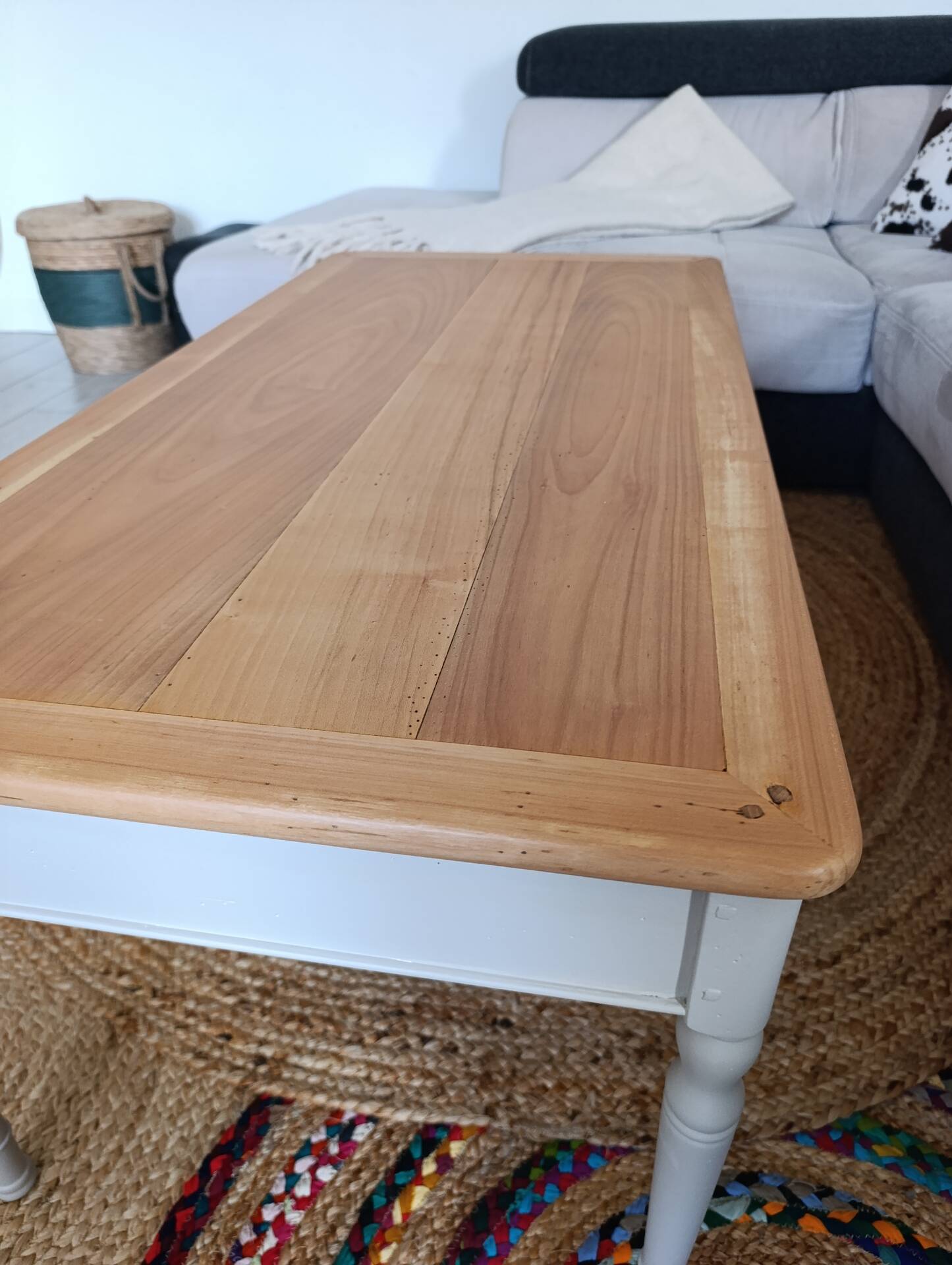 Table ancienne en bois massif restaurée