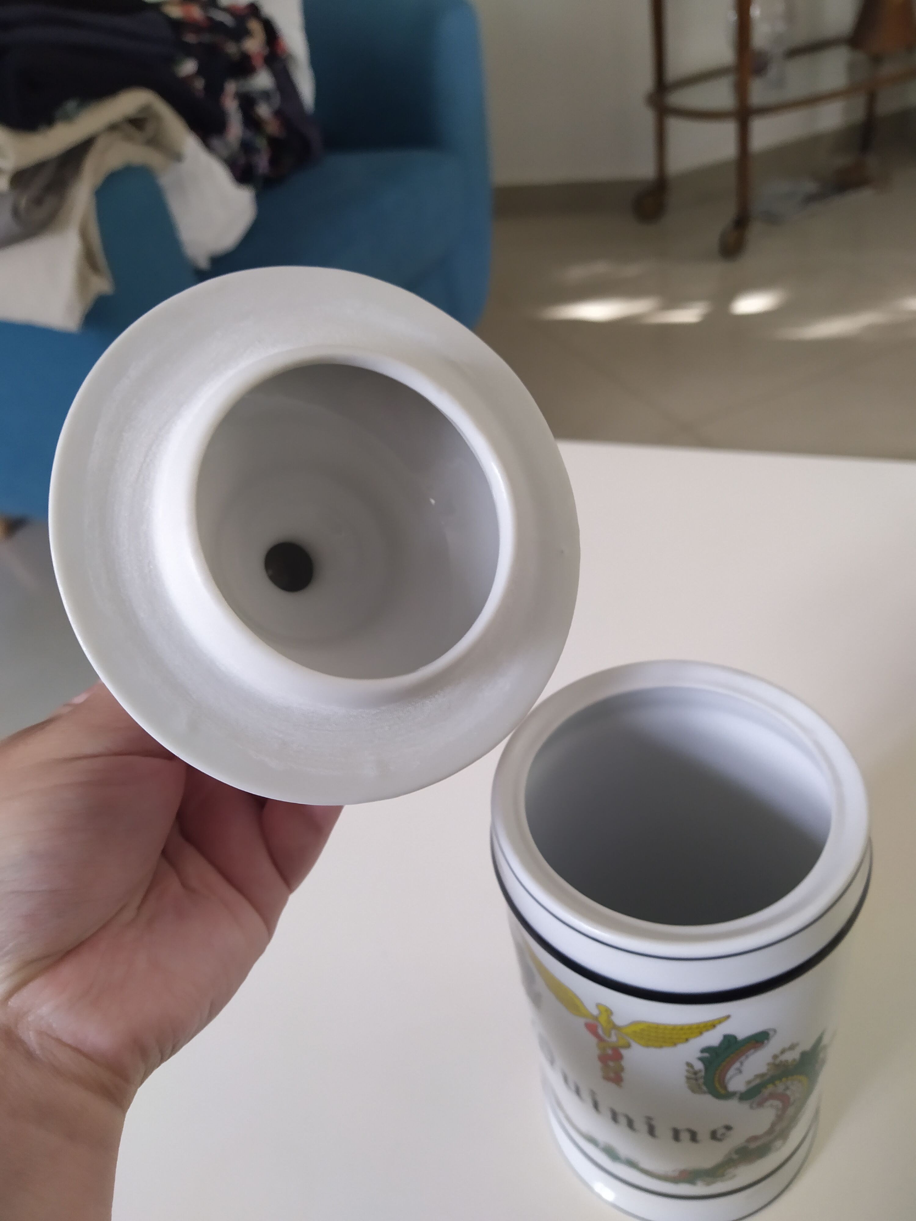 Apothecary pot - Quinine