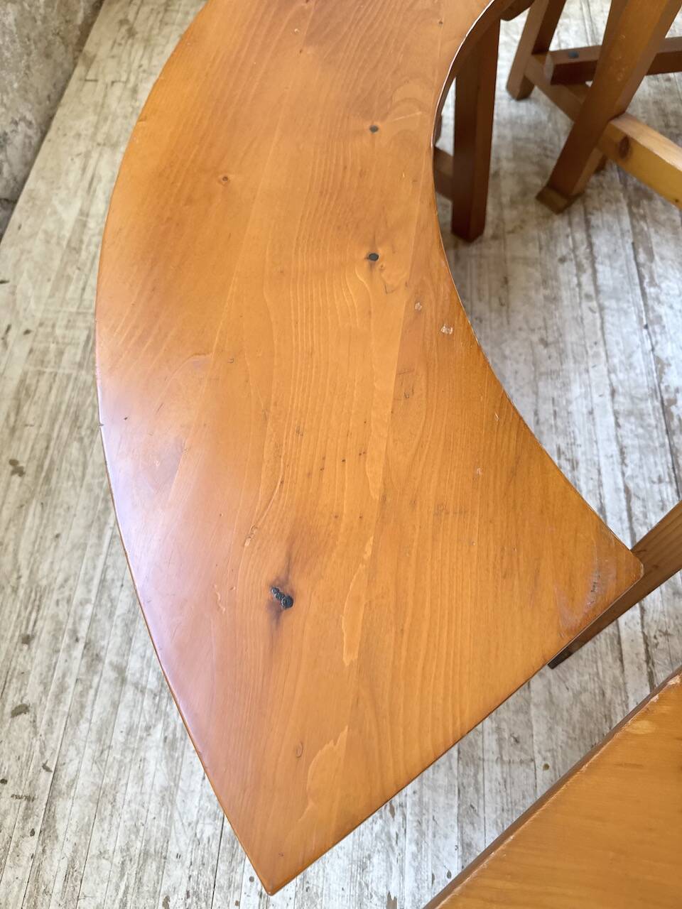 Set of round table and 4 rounded benches, 1950