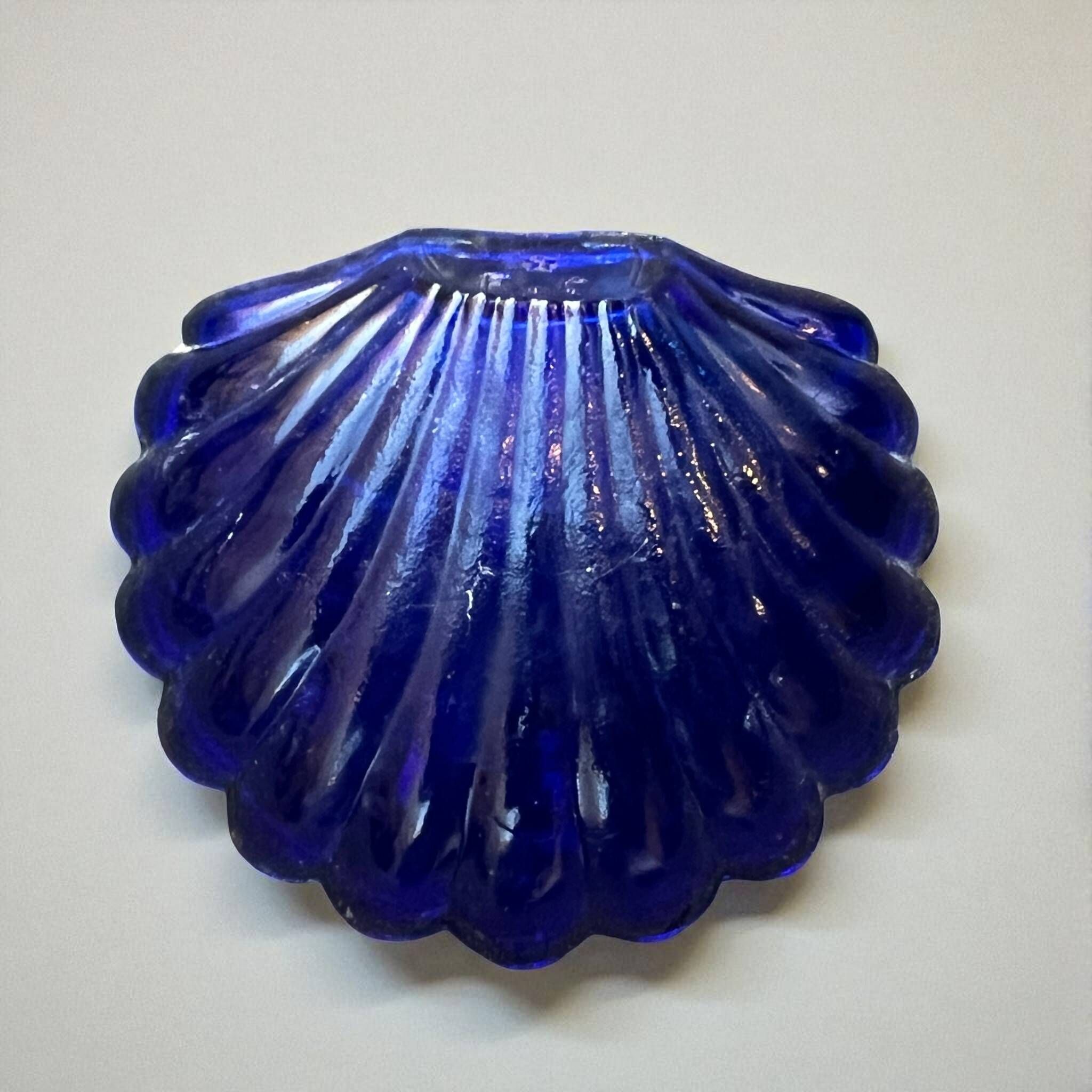 Scallop butter dish in stainless steel and blue glass - vintage 1970