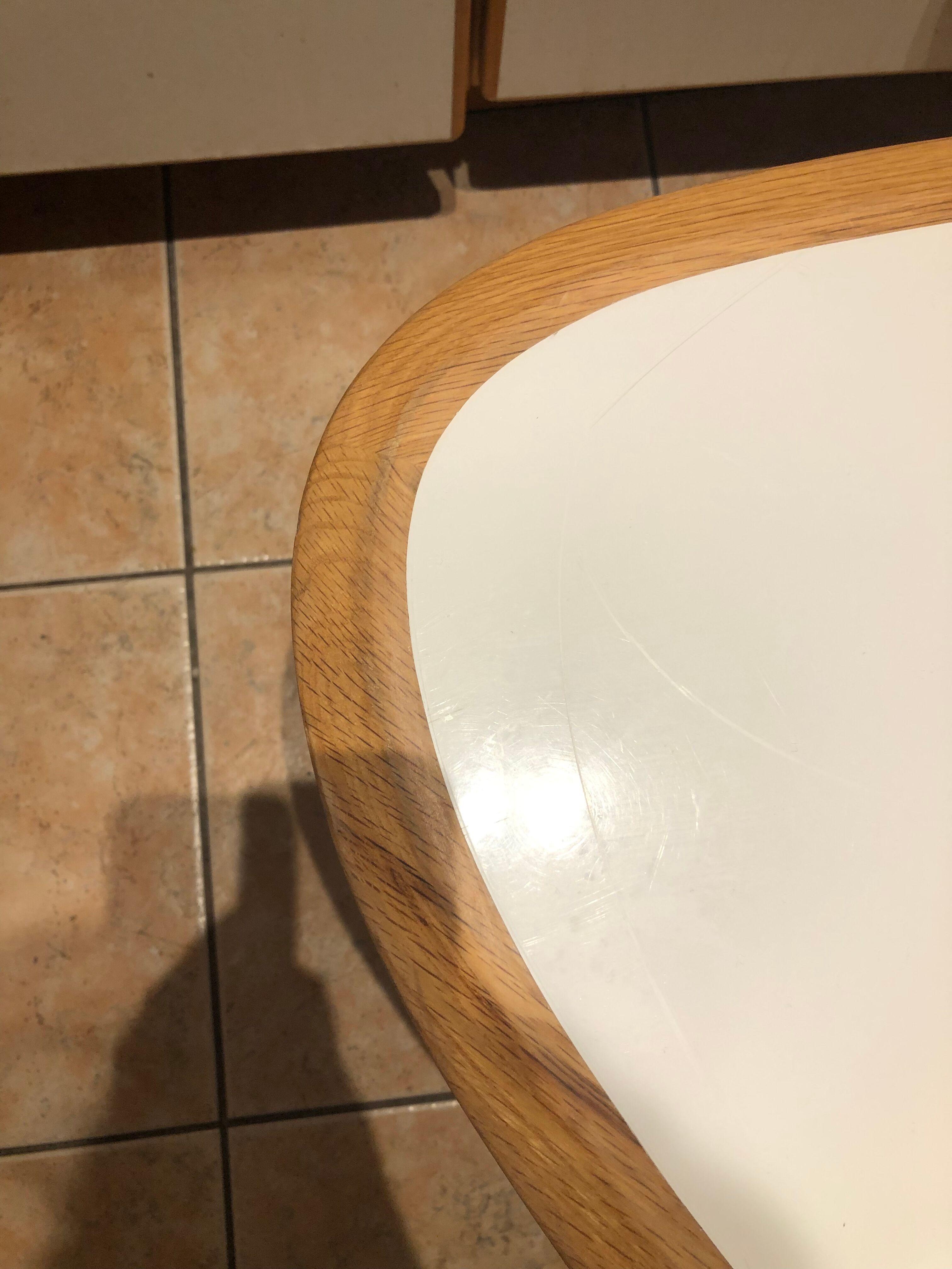 Coffee table small red edition white lacquer