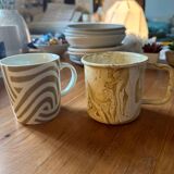 Set of 2 beige patterned mugs