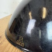 Lampe suspendue industrielle en émail noir de AEG, années 1930