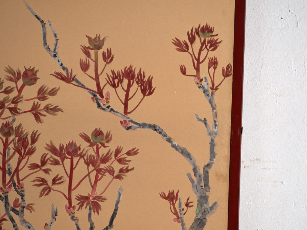 Ancient Japanese folding screen with two panels on a gold background – Japan, circa 1920