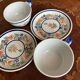 Suite de tasses à café Henriot