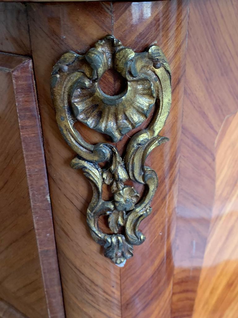 Commode style Louis XV
