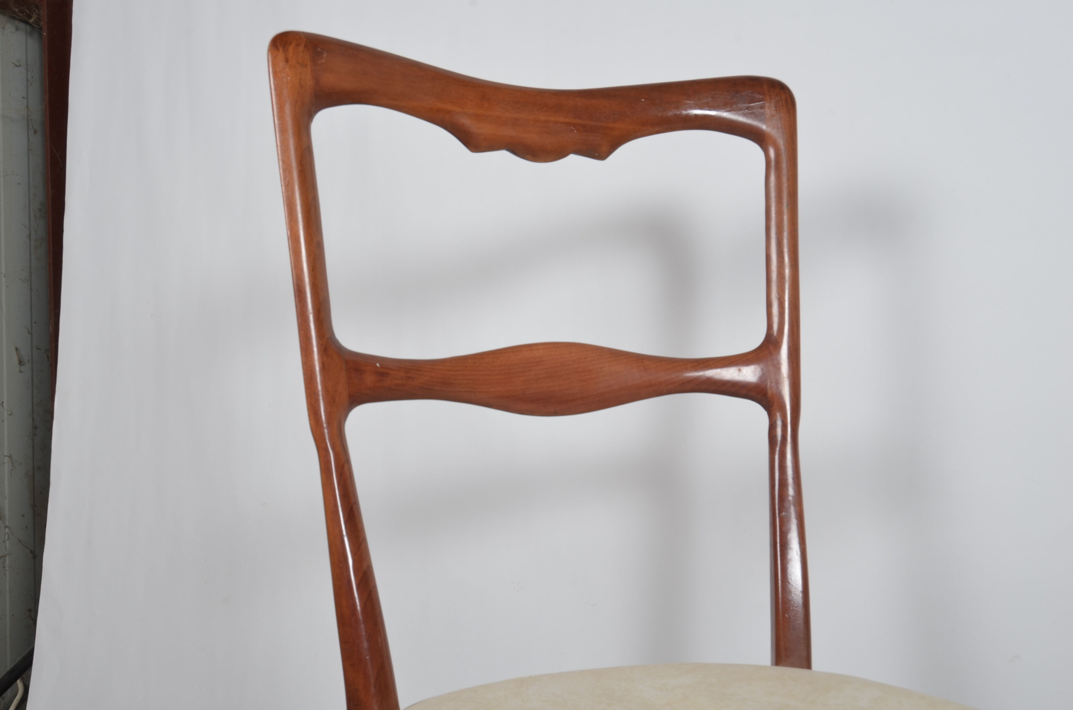 Scandinavian chairs skaï white