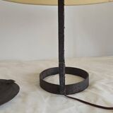 Lampe brutalist ferre forgé cendrier wavy