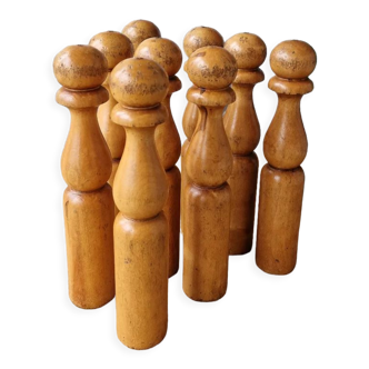 Jeux de 9 quilles en bois et 2 boules