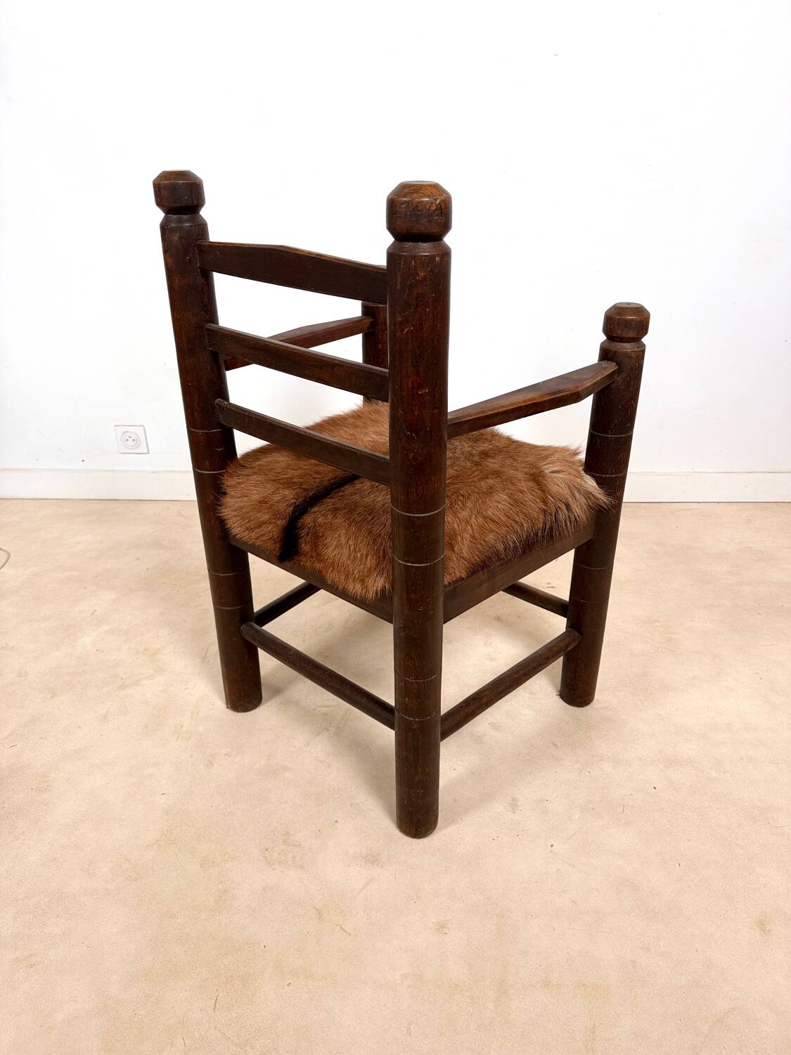 Fauteuil brutaliste dans le goût de Charles Dudouyt