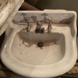 Lavabo ancien blanc en faïence