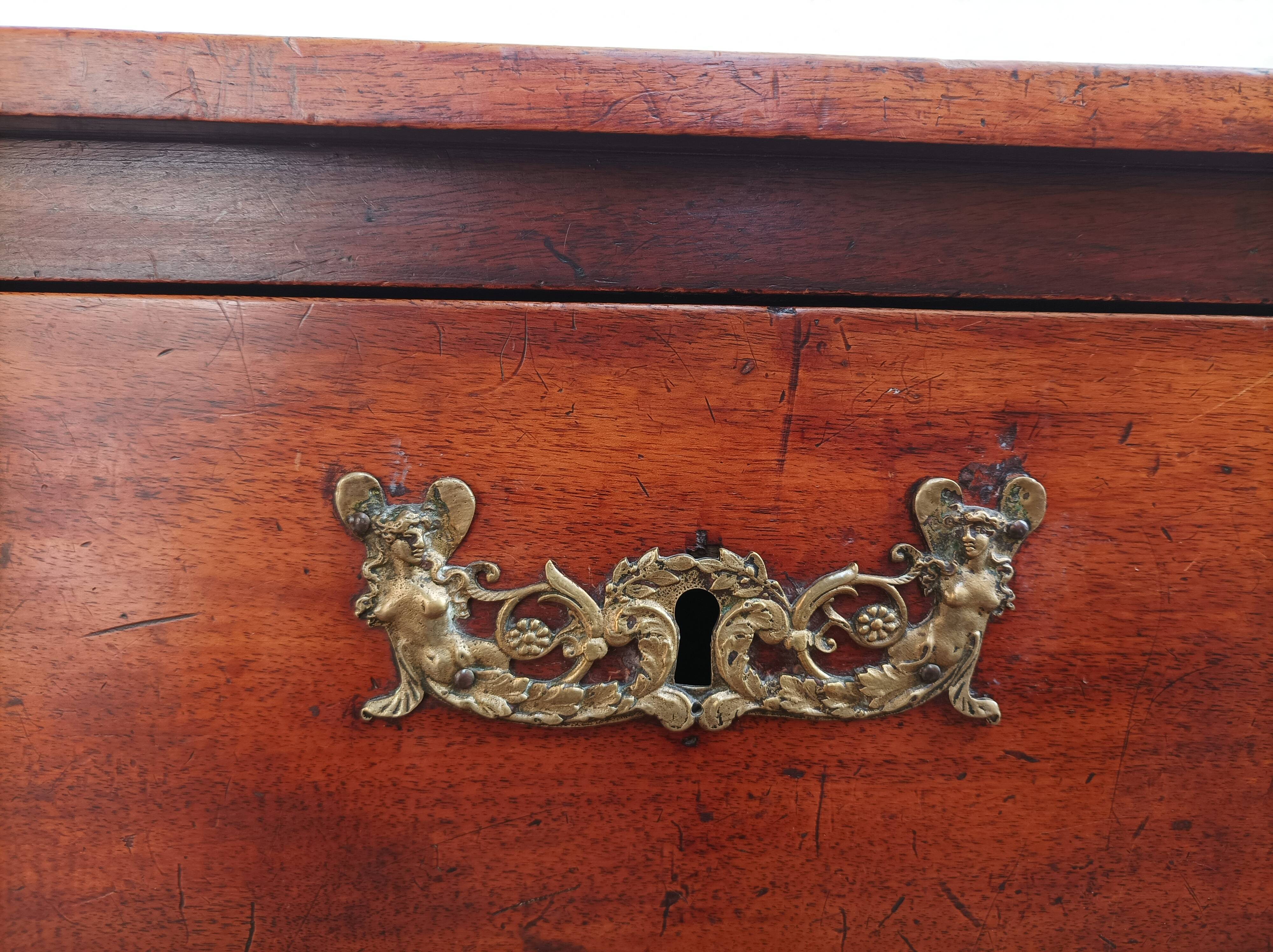 Louis XVI chest of drawers in walnut 18th