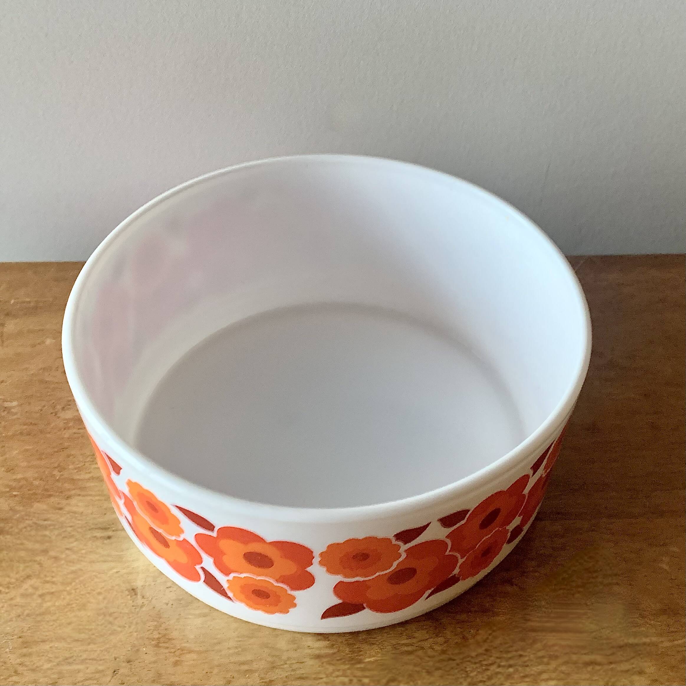 Arcopal Lotus salad bowl