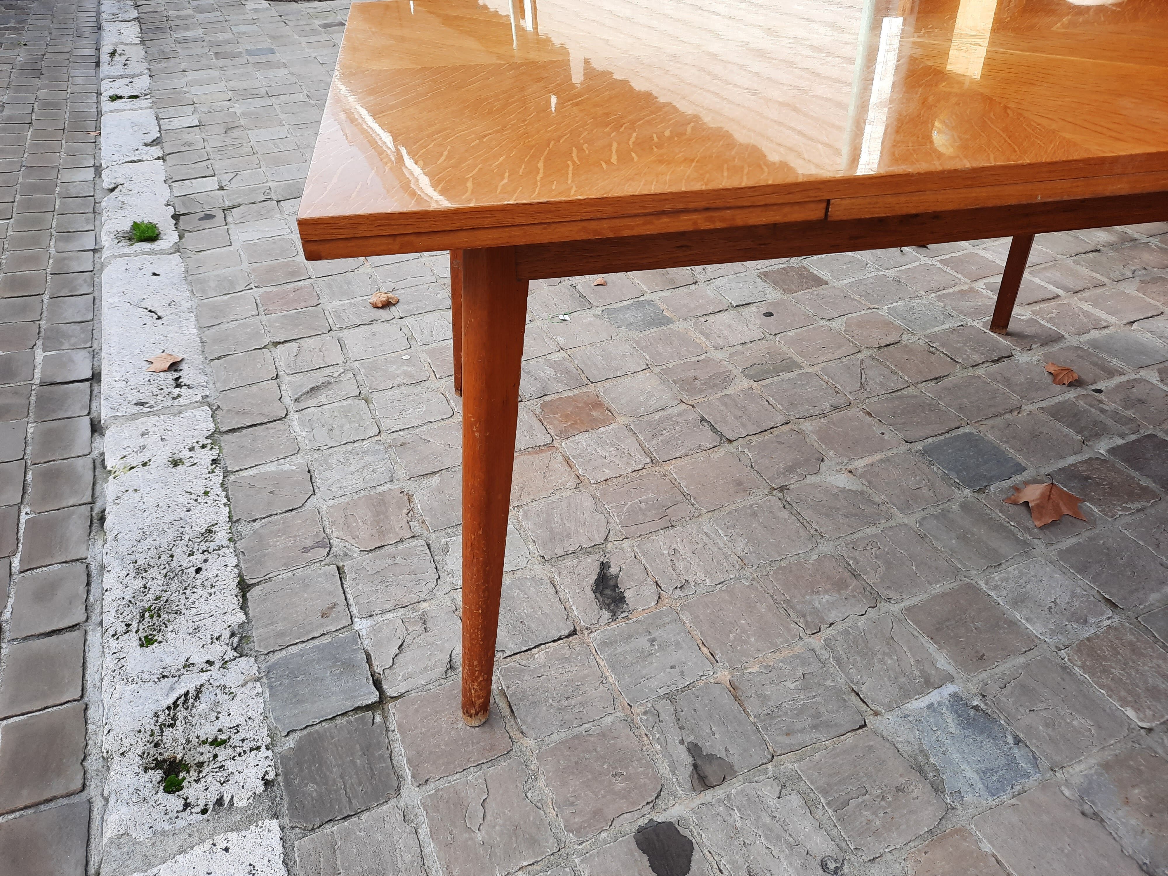 Vintage table foot compass