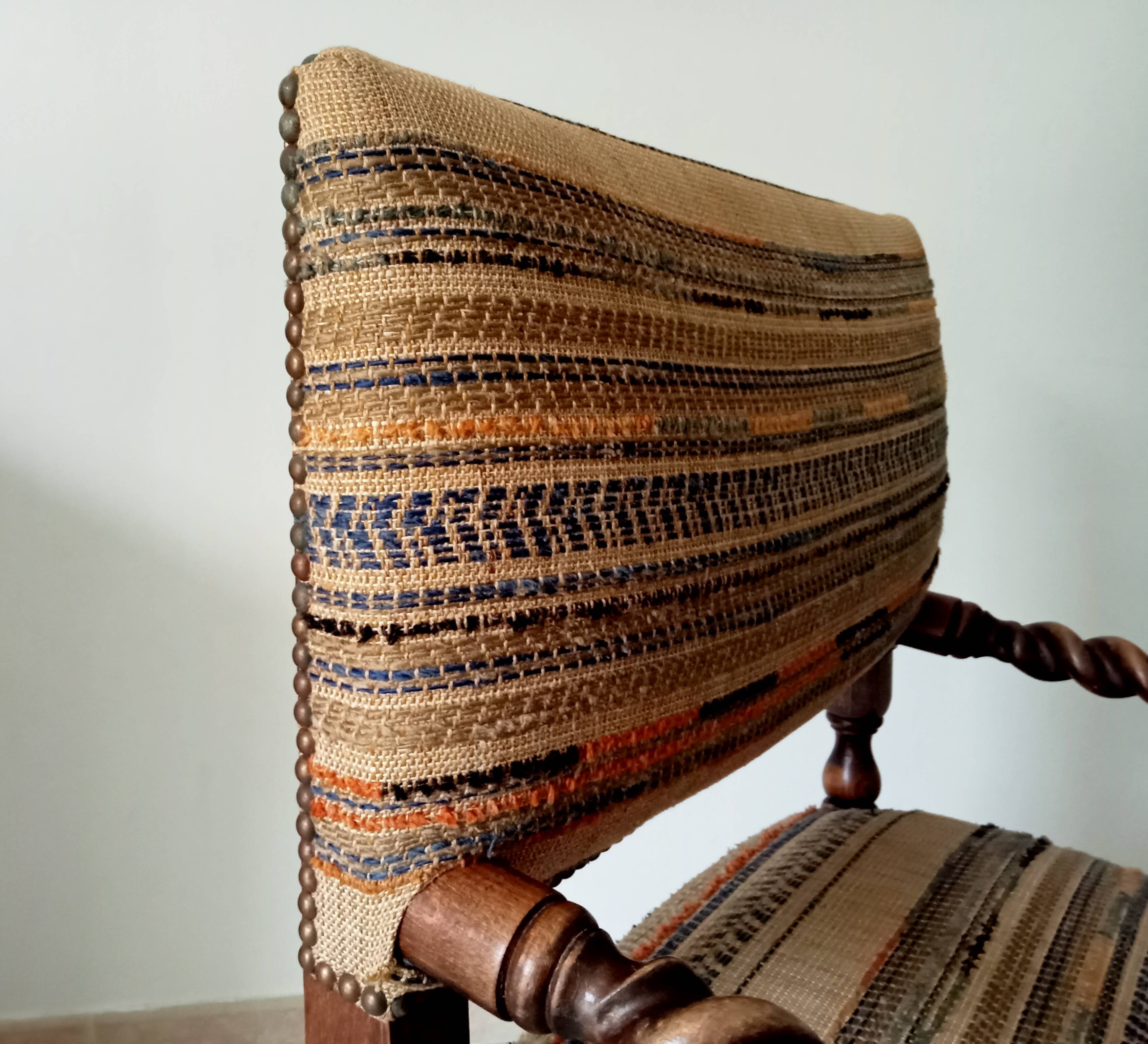 Ancien fauteuil "caqueteuse" de style Louis XIII