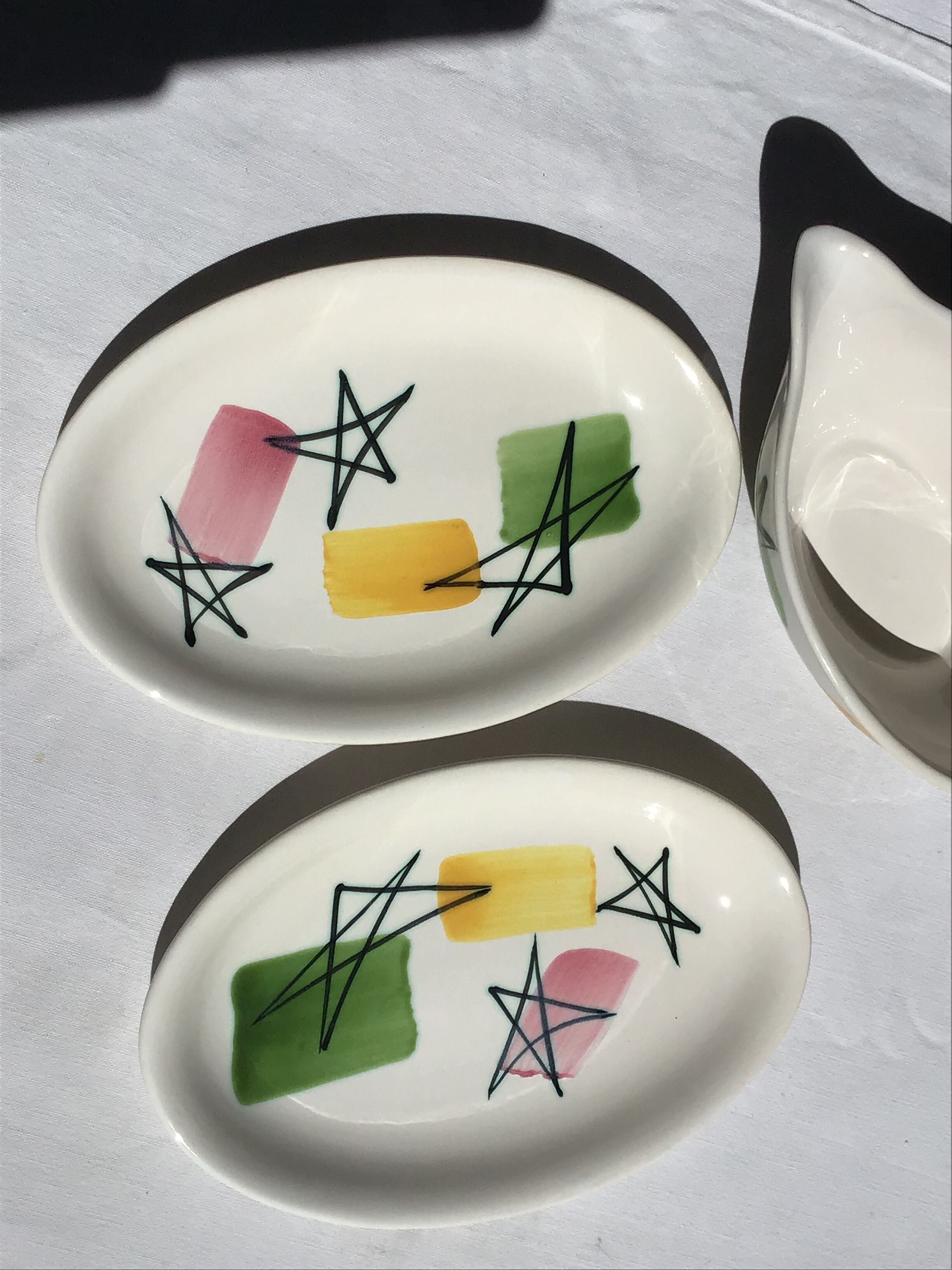 Dishes and saucière earthenware Pornic painted hand