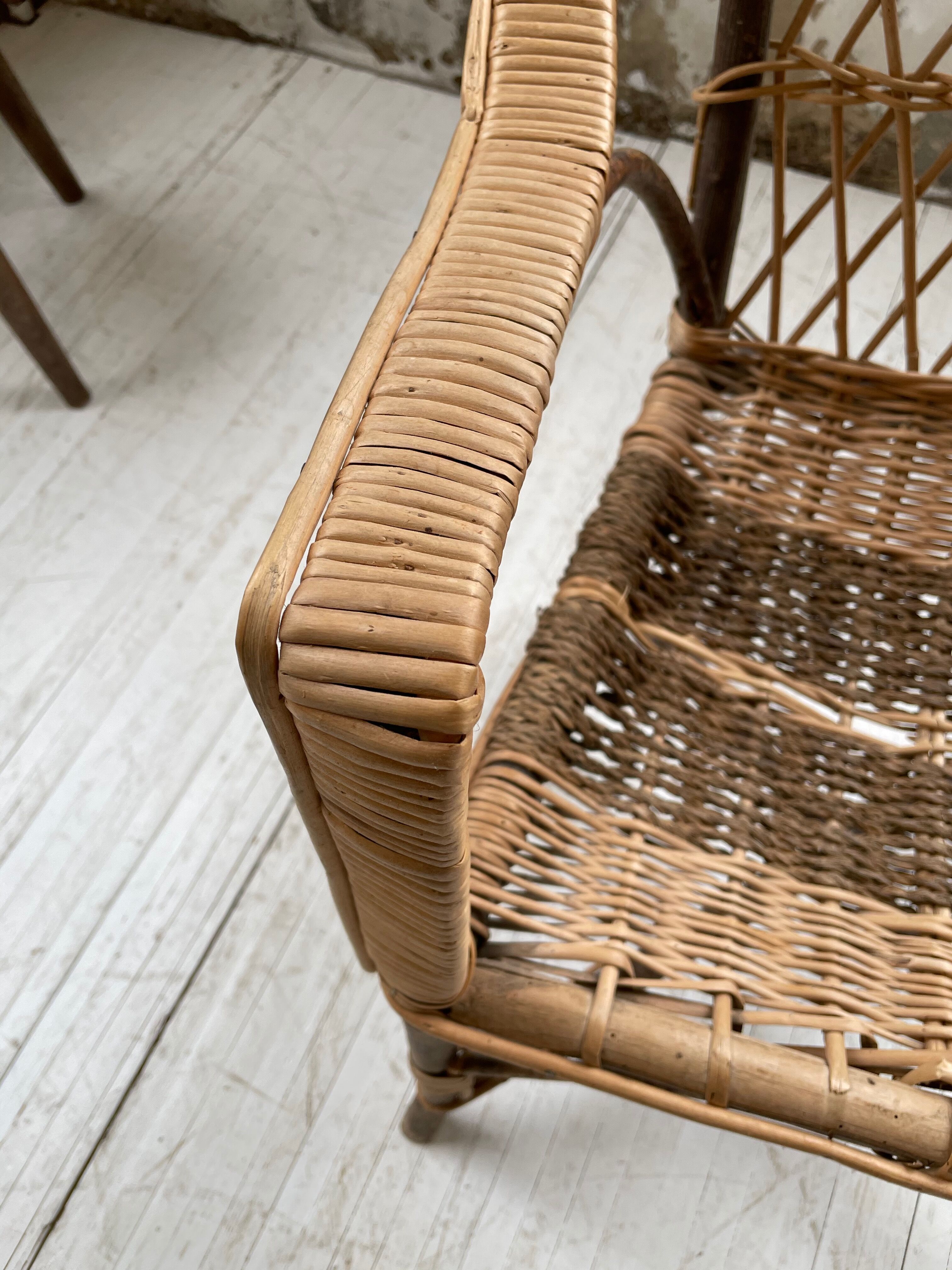 Popular rope, wicker and wood chair