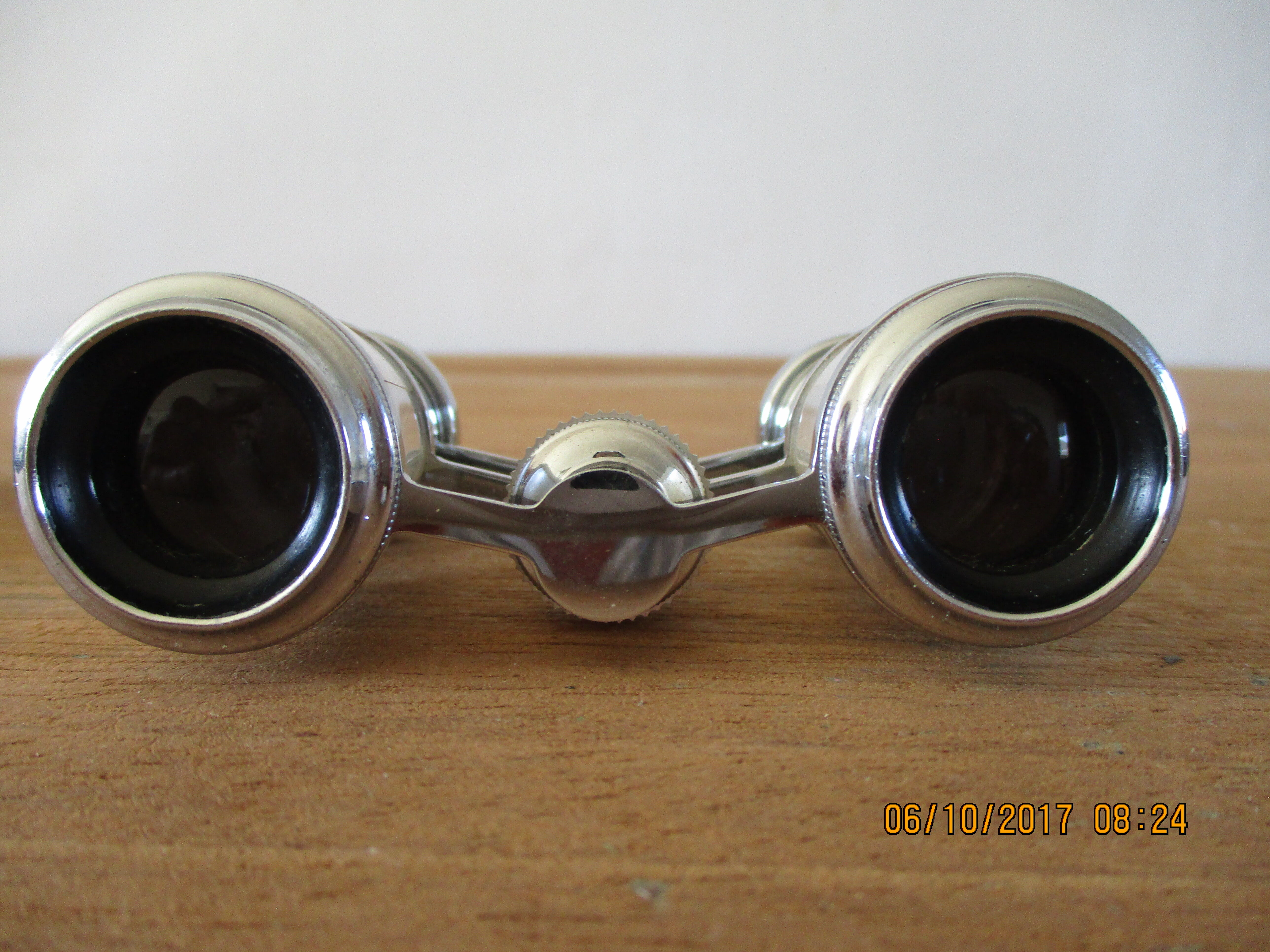Pair of theater binoculars and its Carpentier Paris case 50s