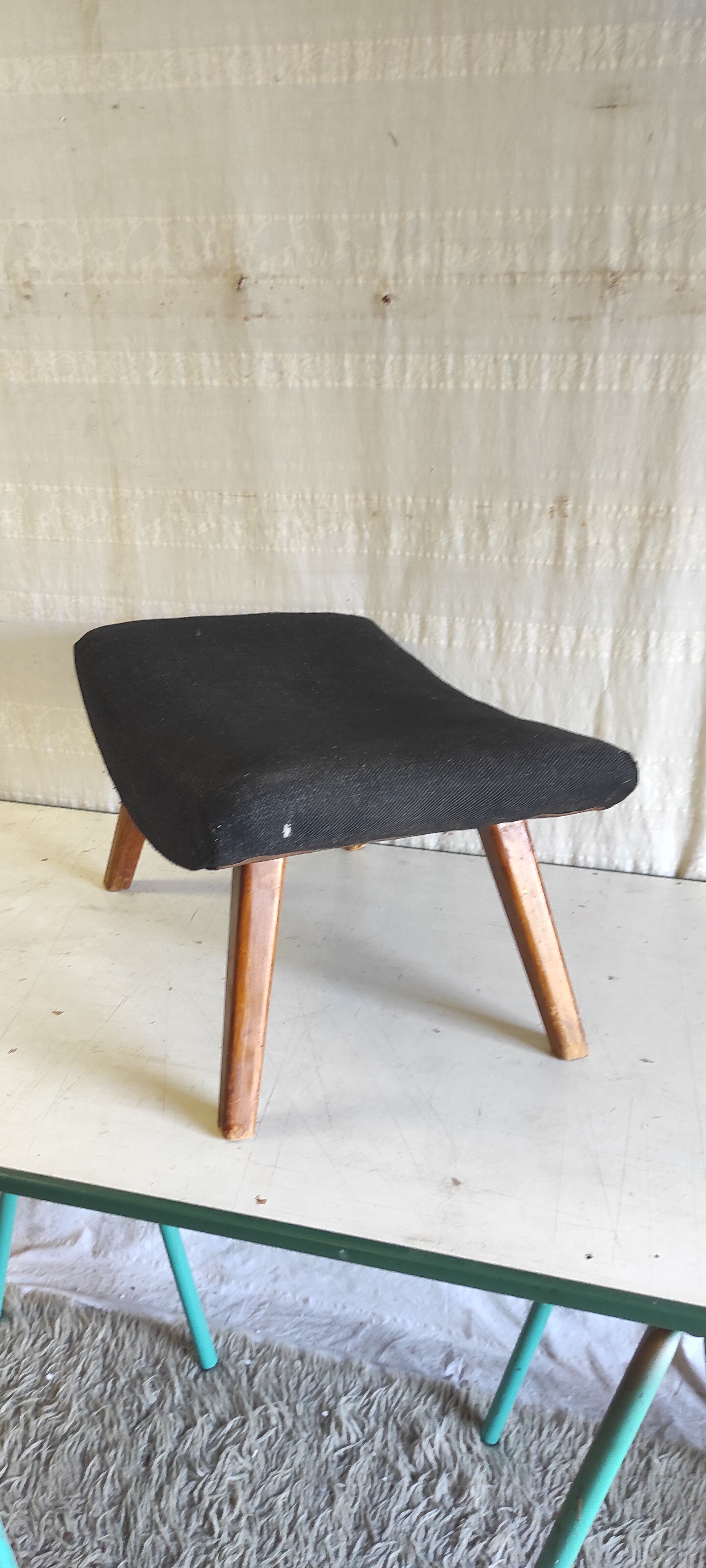 Ottoman modernist in solid wood - 1950s/60s