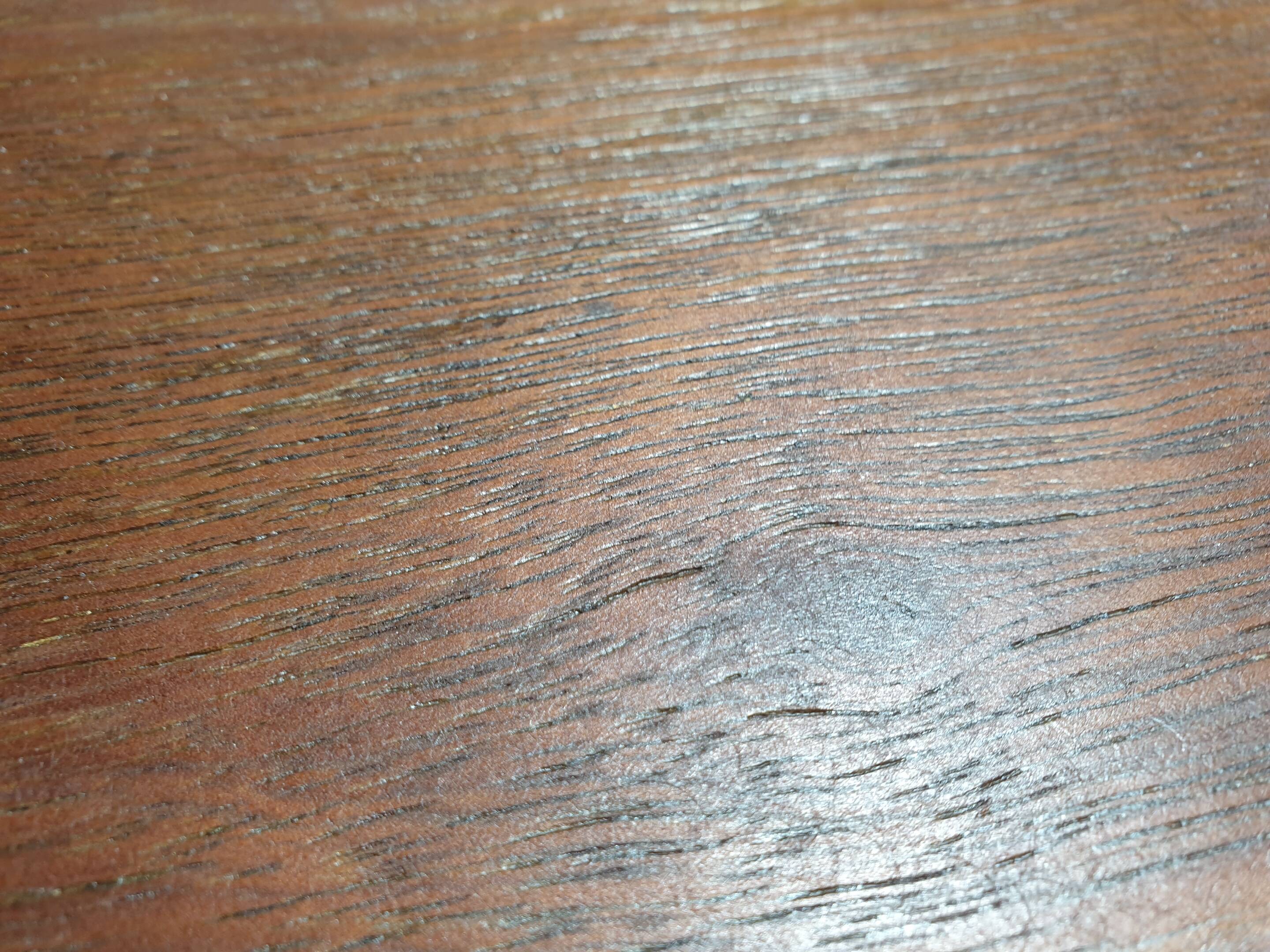 Round coffee table in elm with twisted legs - early 20th century