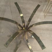 Table basse laiton et verre fumé, 1970s