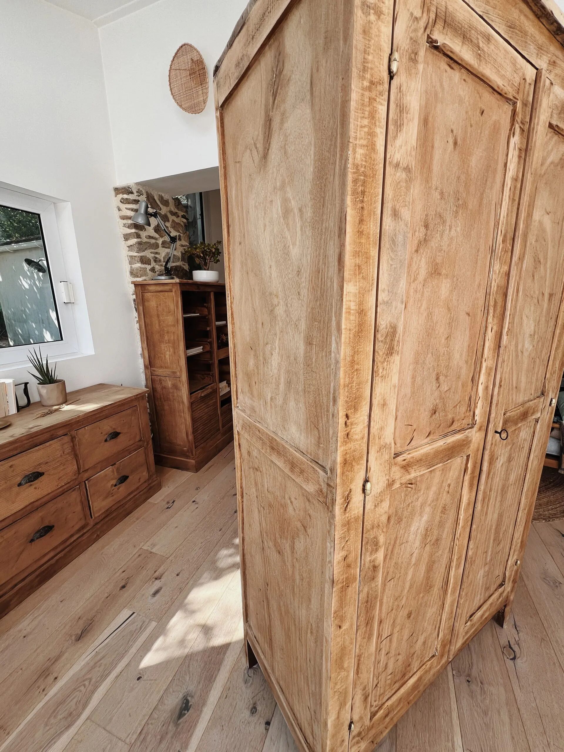 Parisian wardrobe in beech wood