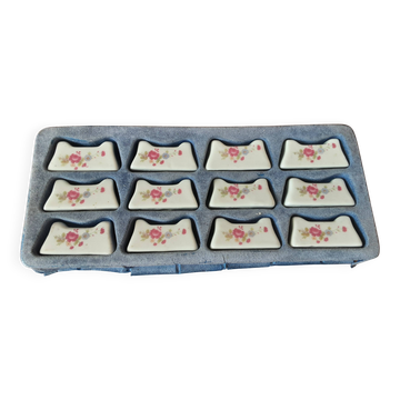 Set of 12 porcelain knife rests