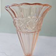 Scailmont glass vase in pressed pink glass - Art Deco Belgium