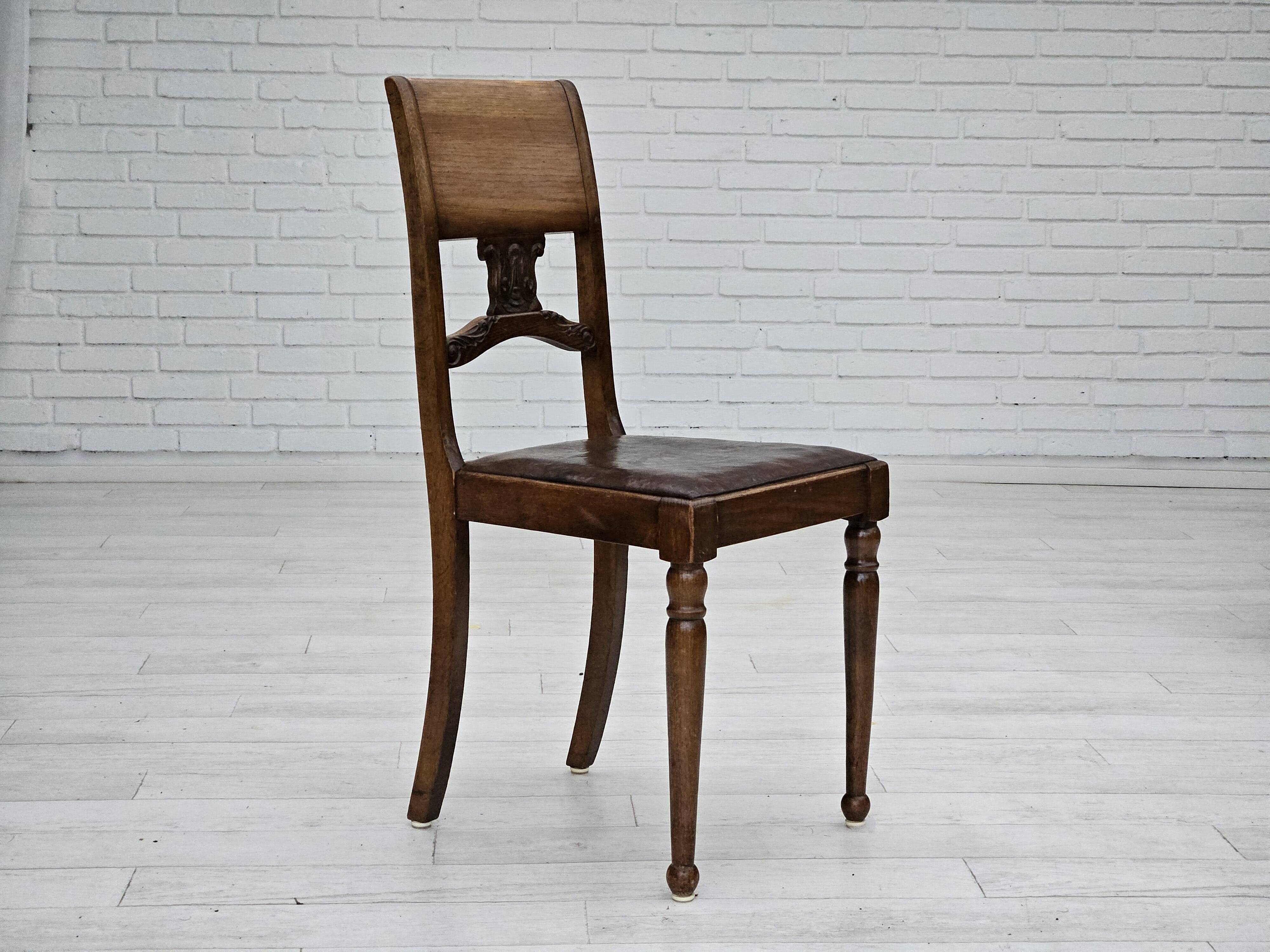 Suite de 6 chaises scandinaves années 30, bon état d'origine.