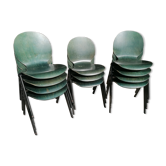 11 chaises empilables