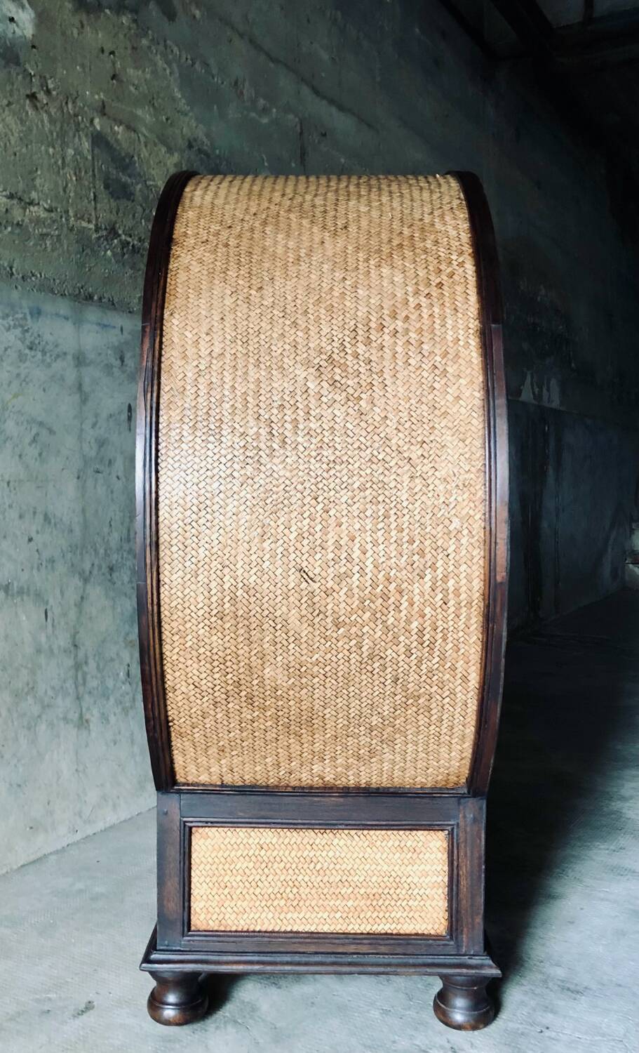 Vintage round cabinet in rattan and acacia