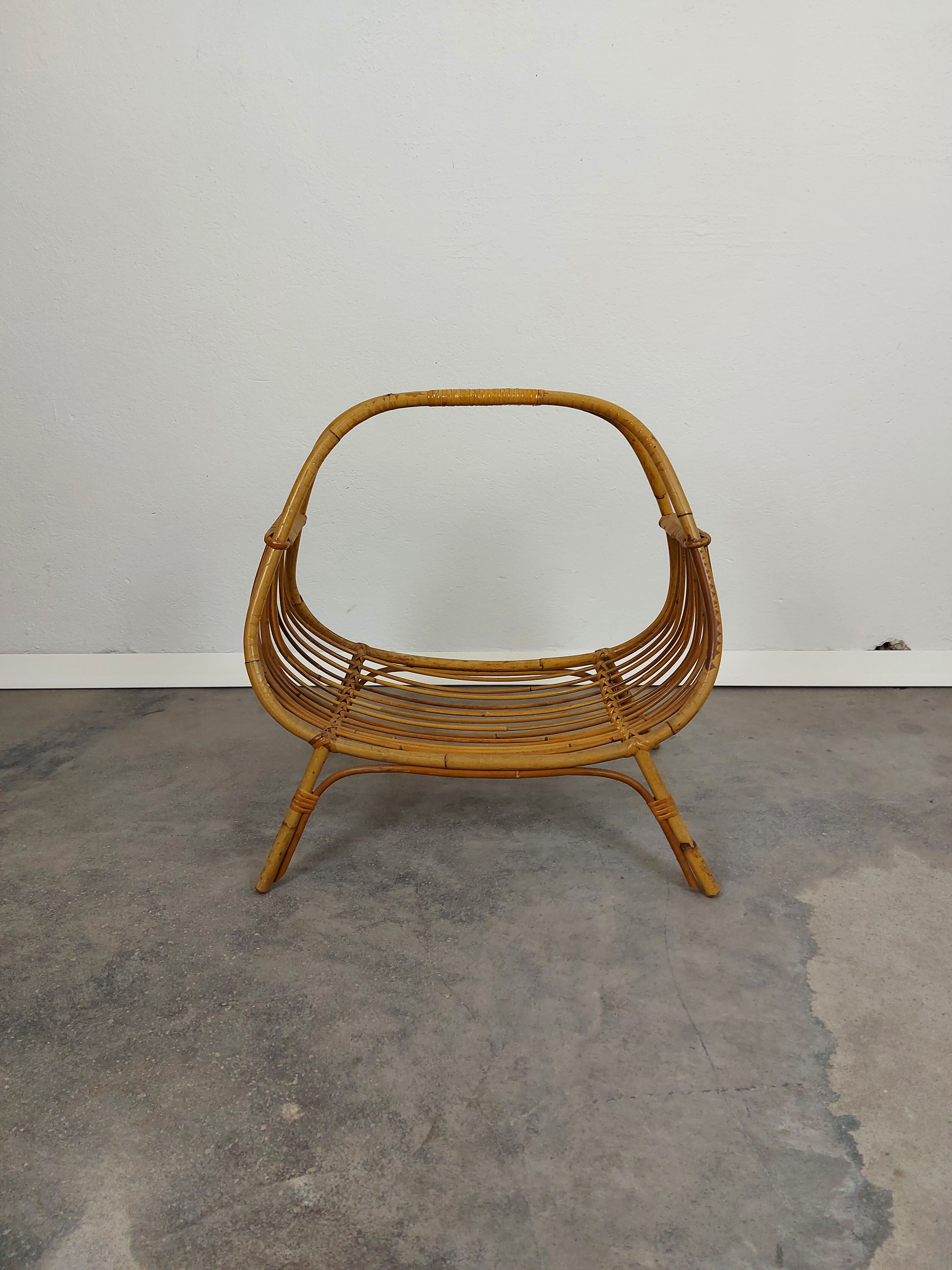 Bamboo magazine rack