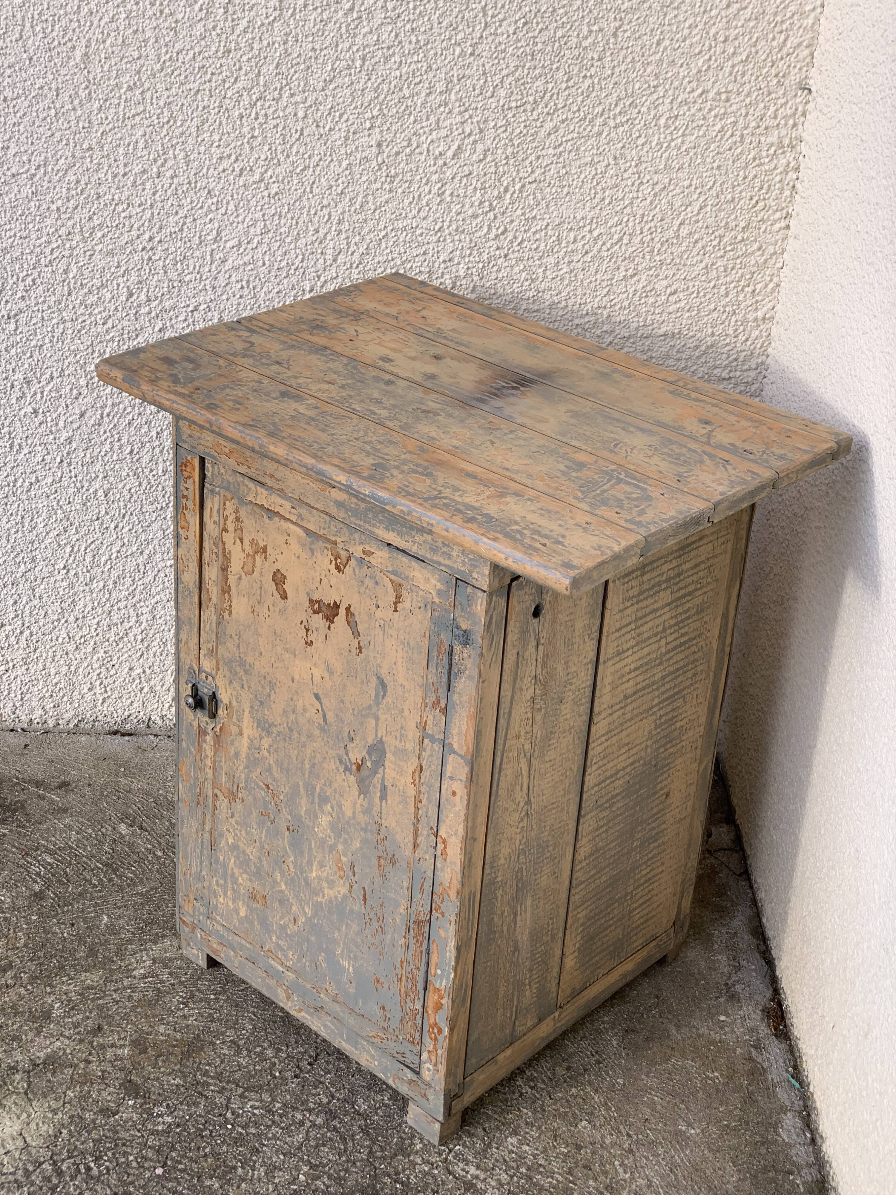 Parisian workshop buffet with patina 1940