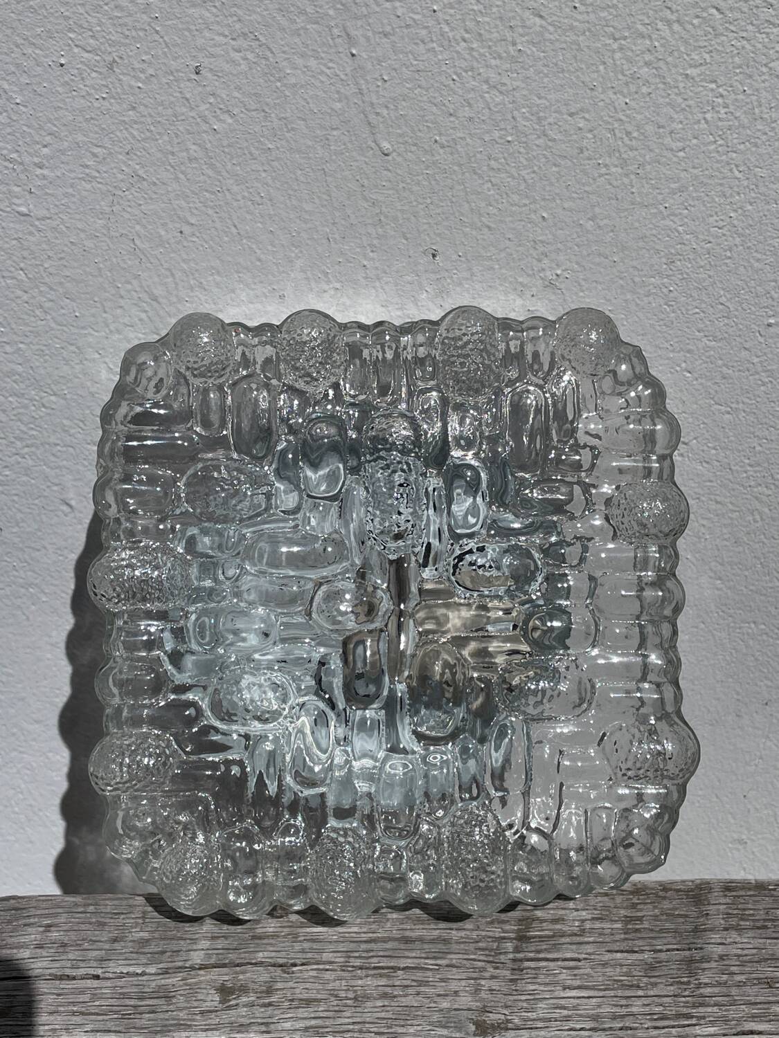 Round wall or ceiling light in glass