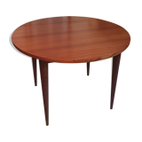 Extendable teak round table