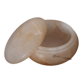 Round stone box