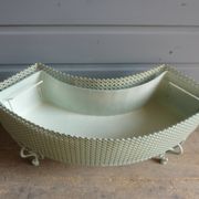 Jardinière en métal perforé années 50