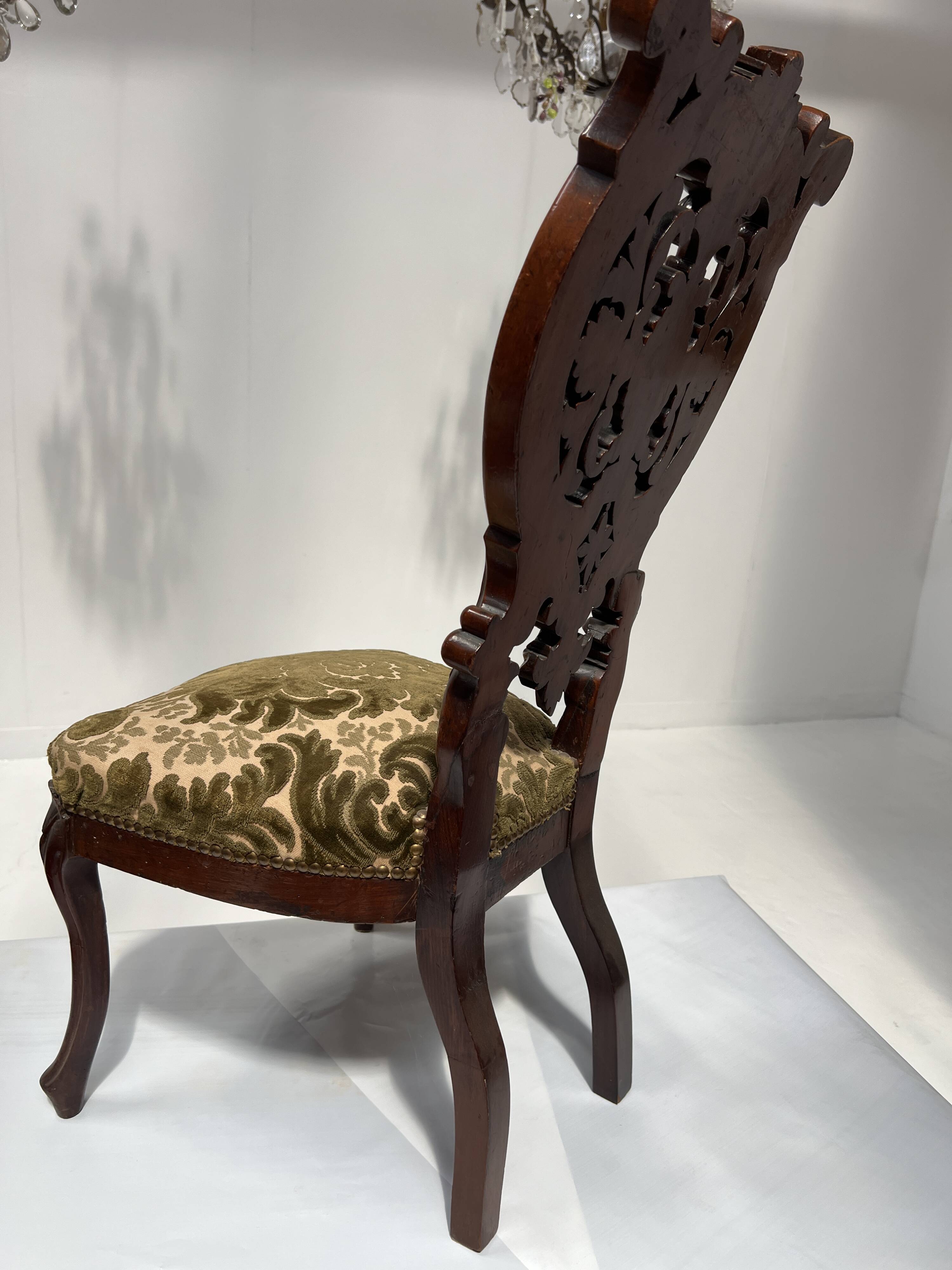 Napoleon III period armchair in carved mahogany, 19th century.