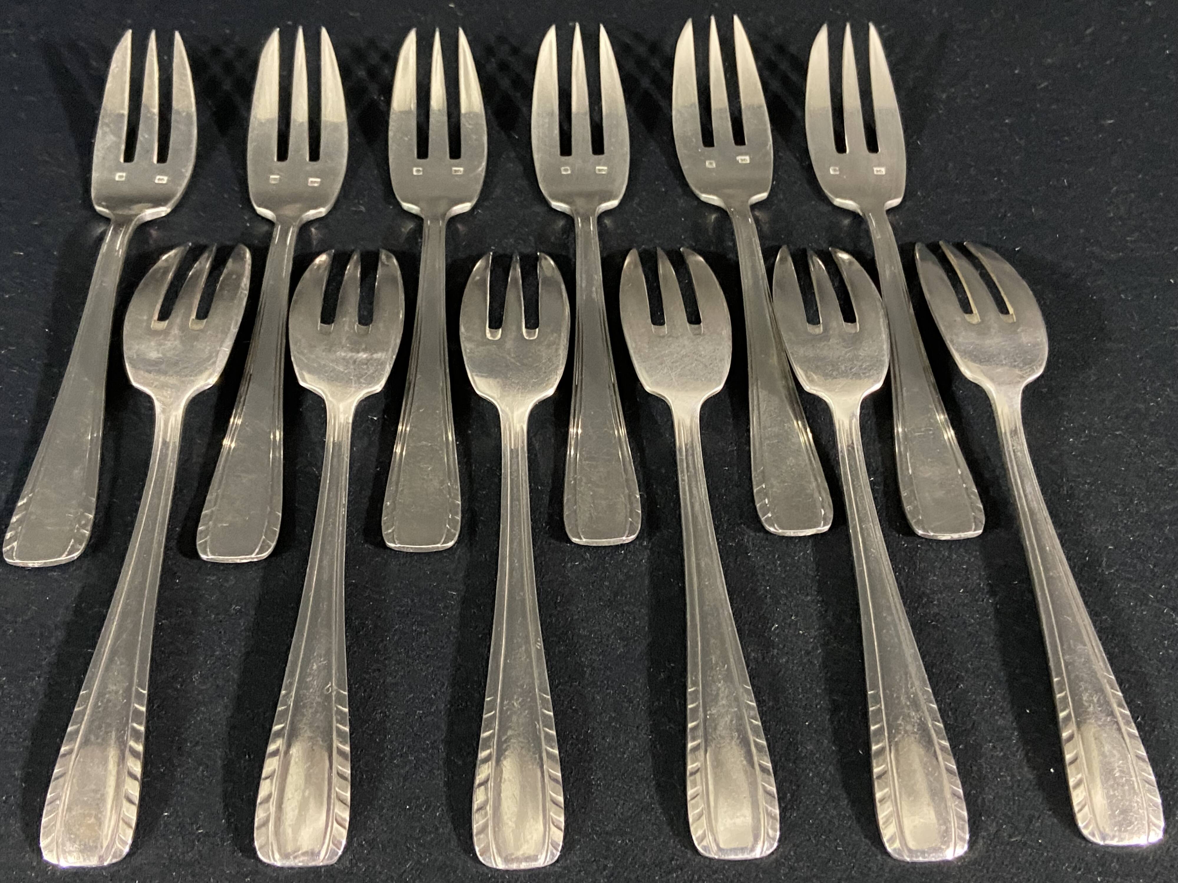 Set of 12 Vintage Design Silver Metal Dessert Cake Forks 1