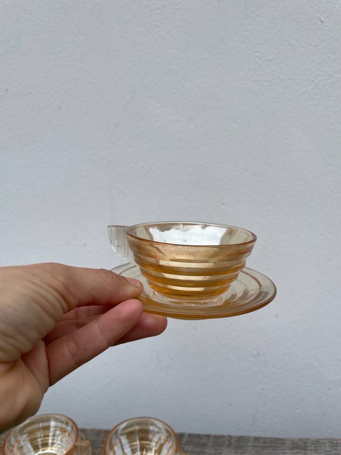 6 tasses à café en verre ambré 1970 italiennes