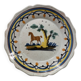Assiette en faïence de Nevers