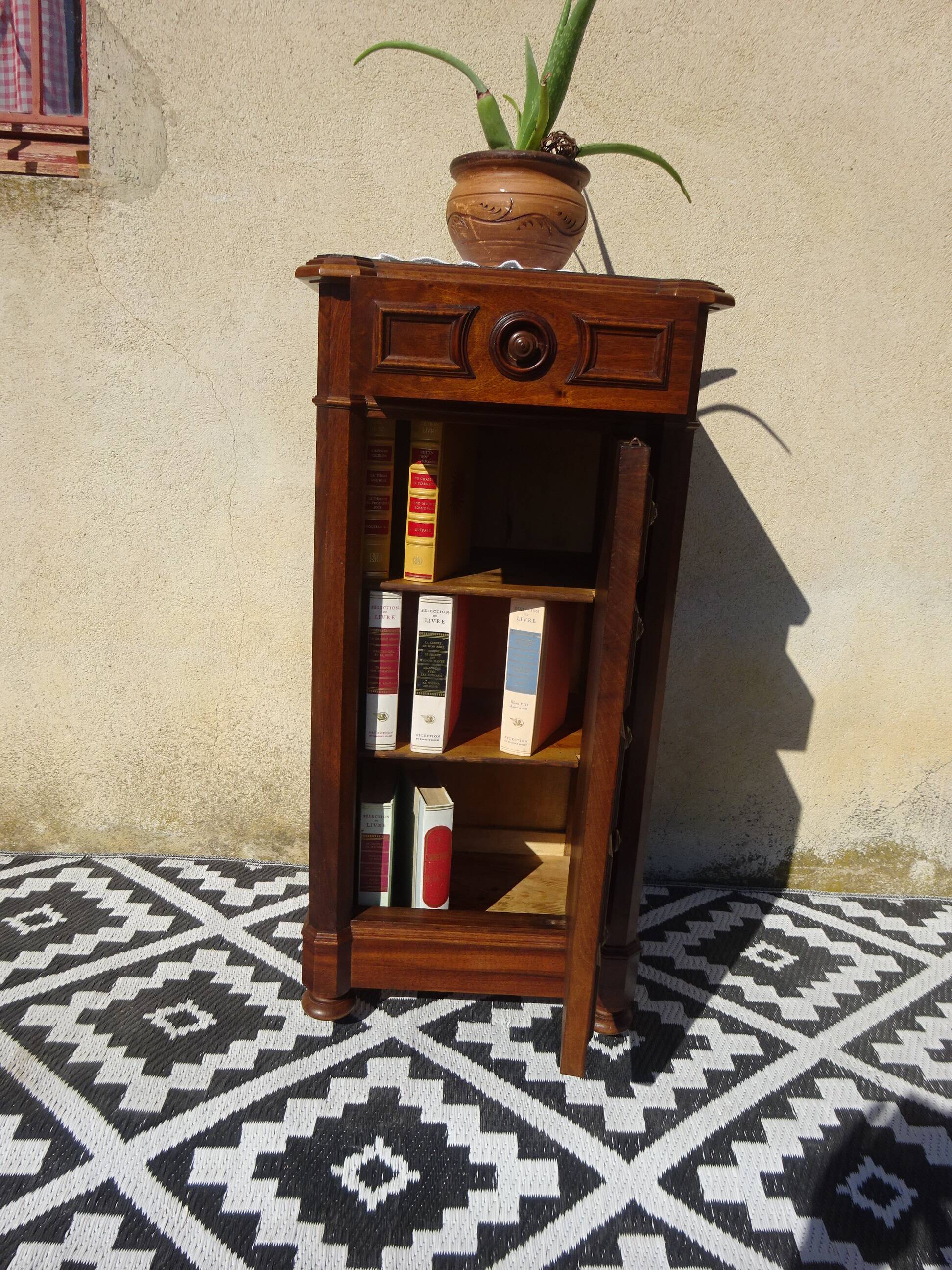 Nightstand with false drawers in walnut and marble, Louis Philippe