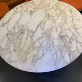 Tulip foot round table by Eero Saarinen for Knoll