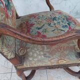 Paire de fauteuils Régence en noyer sculpté