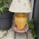Grande lampe en céramique nervurée jaune moutarde 1970