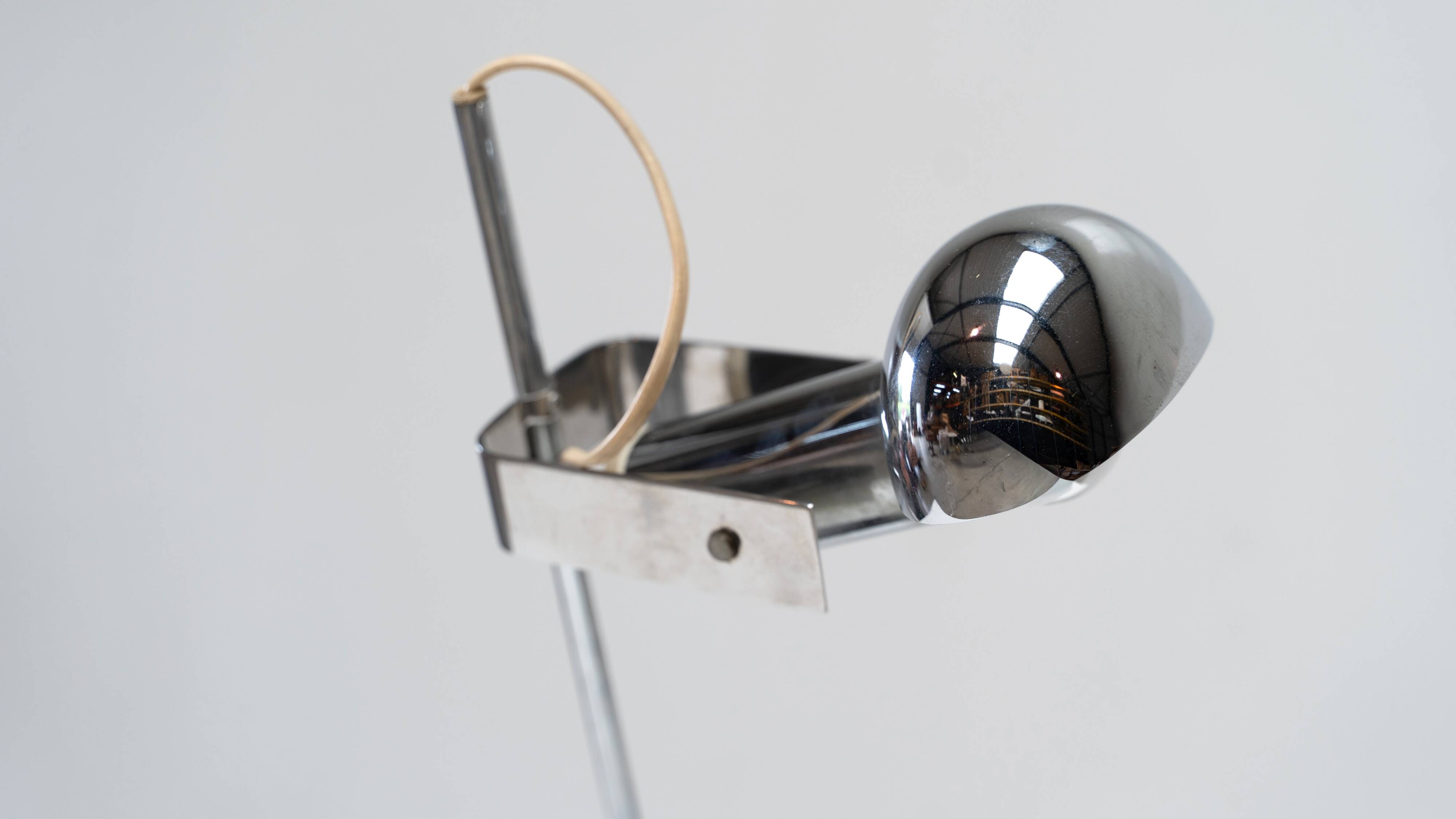 Italian table lamp T395 by Robert Sonneman