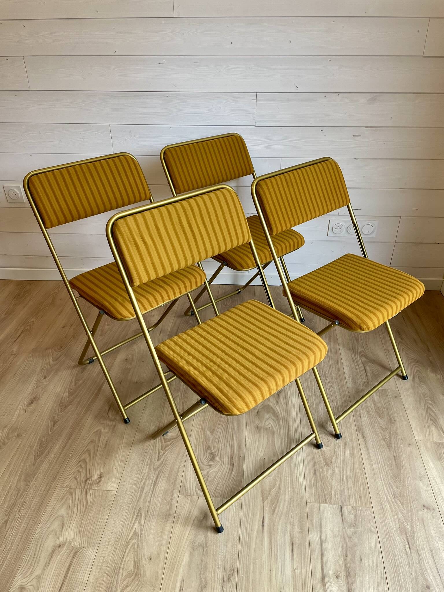 Set of 4 vintage Lafuma CHANTAZUR folding chairs from the 70s in mustard.