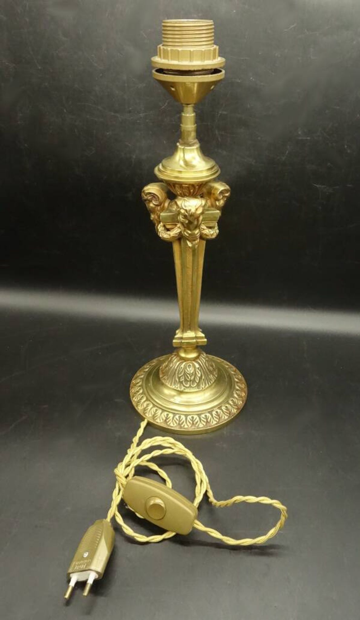 Large lamp with ram's heads in Louis XVI style - gilded bronze
