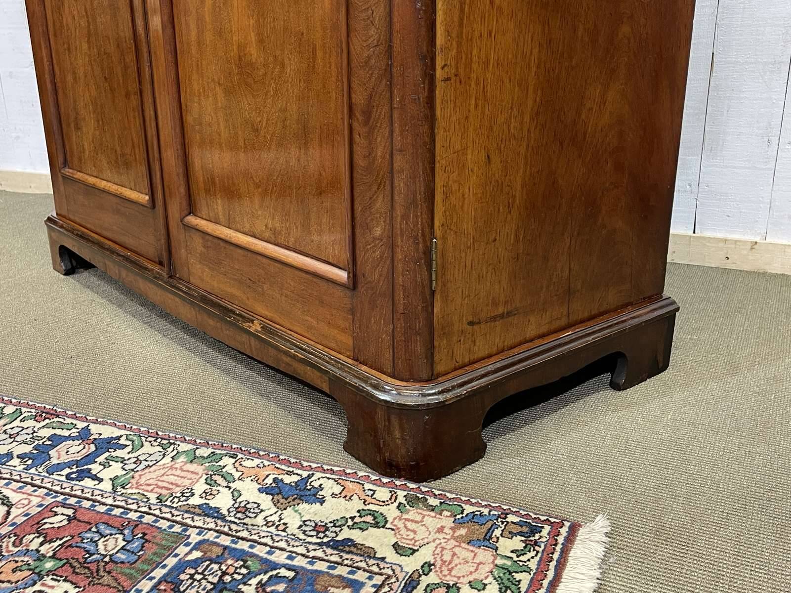 Armoire dressing Victorienne 19ème en acajou.